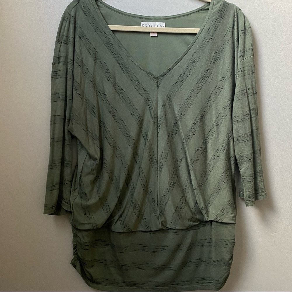 Green stripped 3/4 sleeve shirt size L